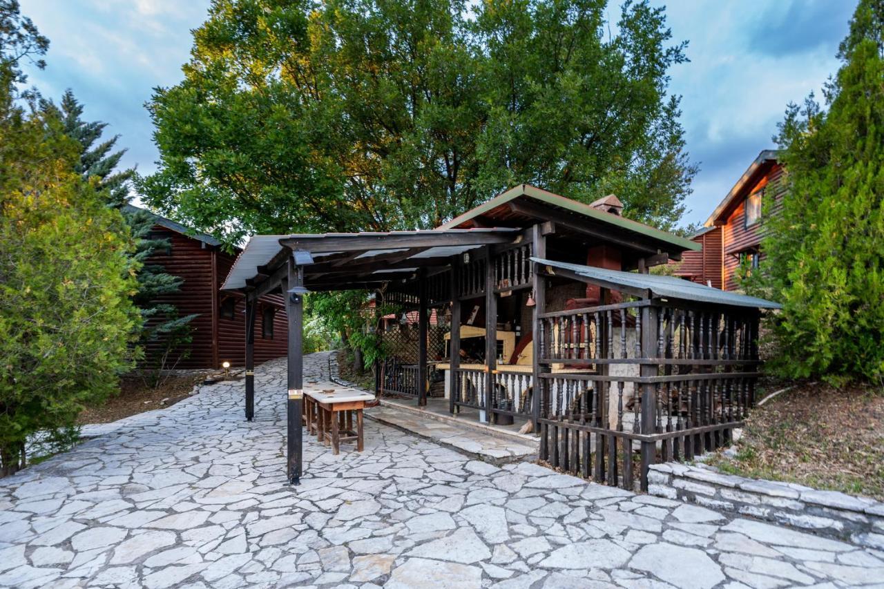 Chalet Likouresi Village Karpenísion Dış mekan fotoğraf